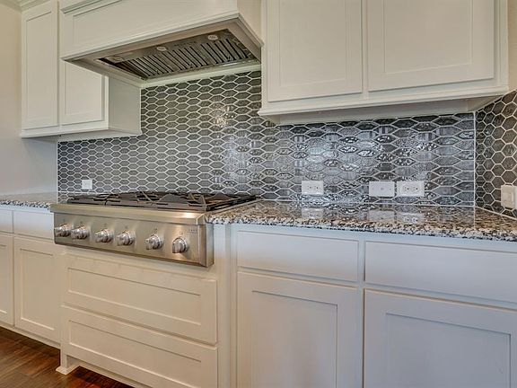 4th image of 4816 Speyside Dr