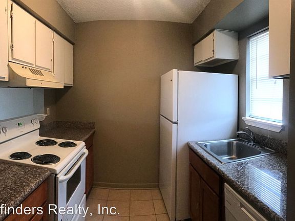 2nd image of 2622 Kelli Dr APT E4
