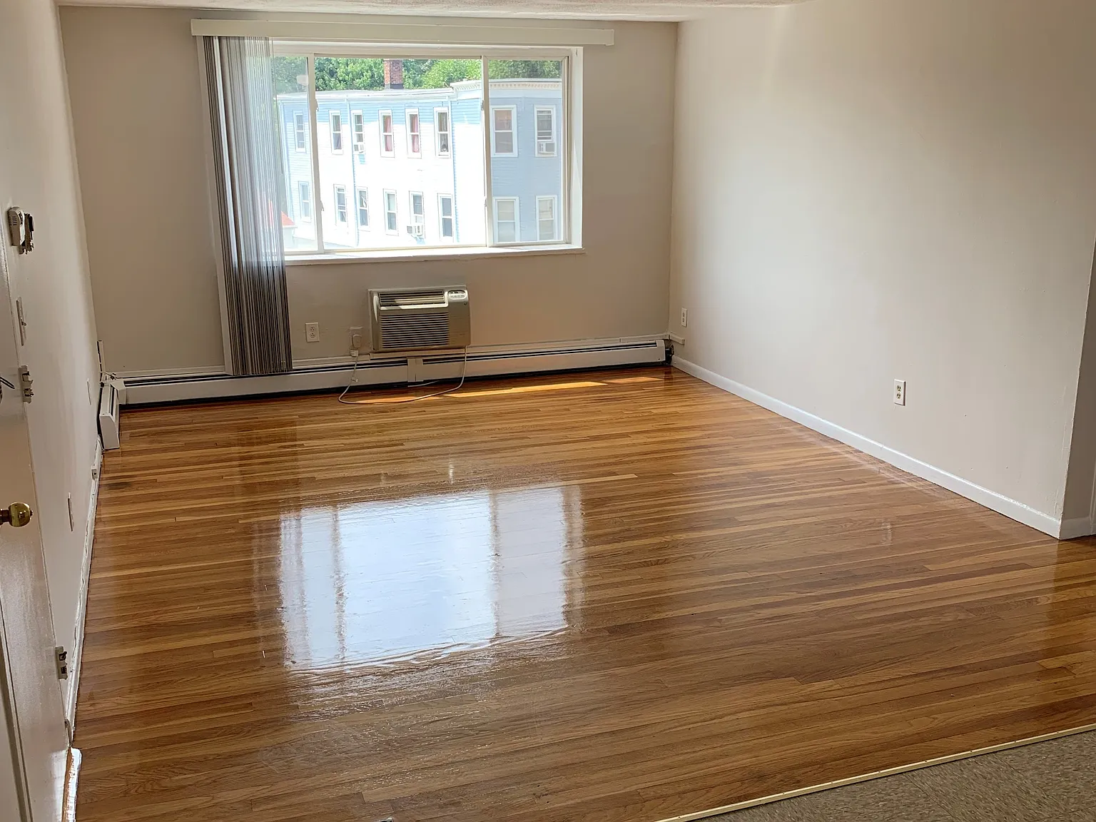 2 bed, 800 sqft, $2,450 — Photo 3