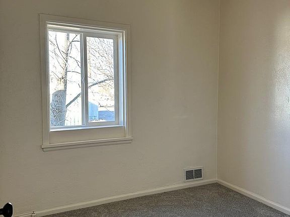 5th image of 1028 N 9th Ave