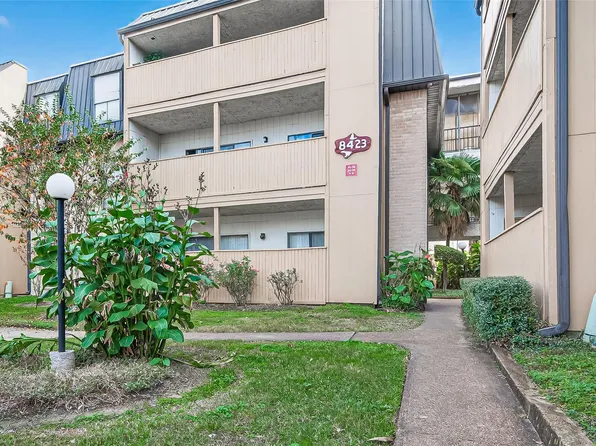 8421 Hearth Dr APT 3, Houston, TX 77054