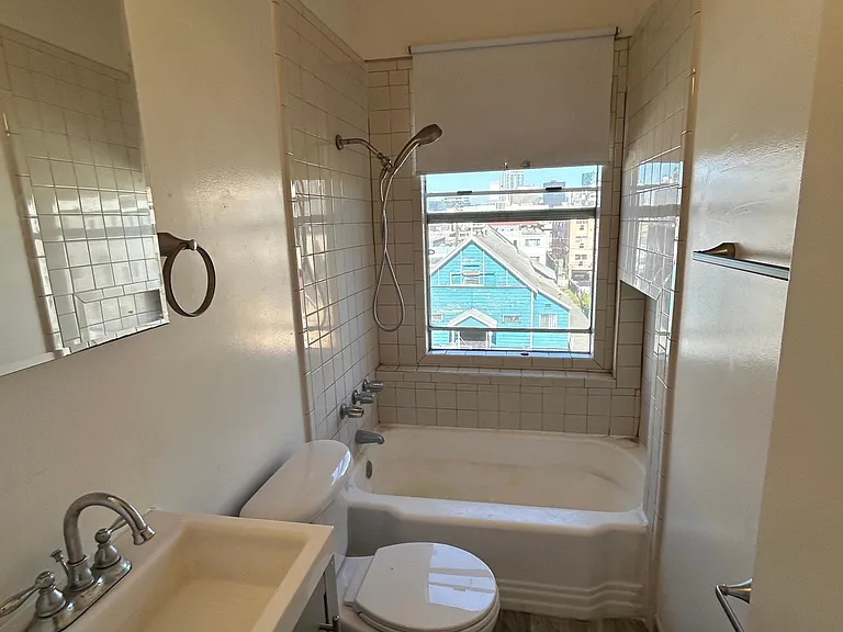 836 S Park View St #6 — Photo 7