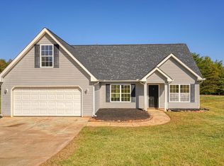 8 Ladder Ct, Fountain Inn, SC 29644