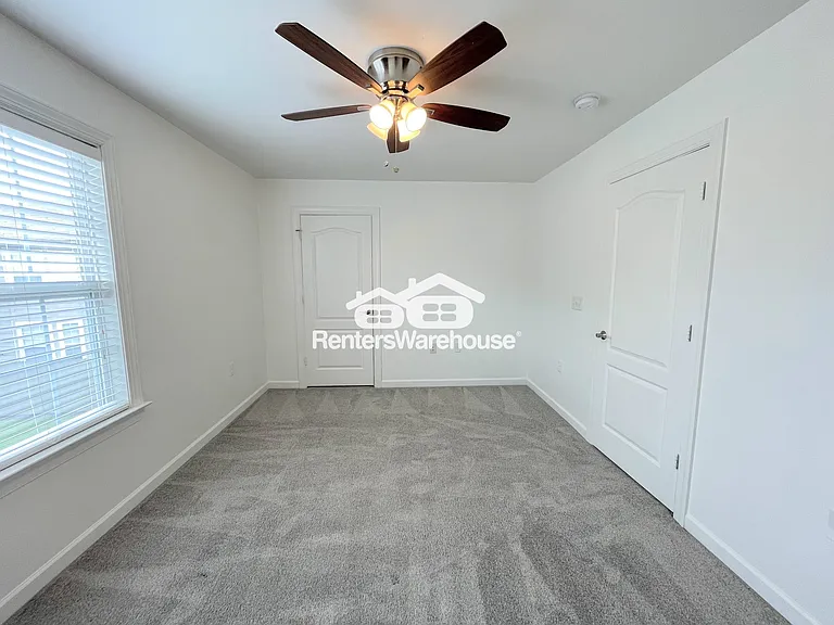 3932 Cromwell Park Dr — Photo 32