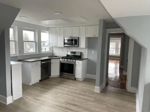 536 Walnut Ln APT 3, Philadelphia, PA 19128