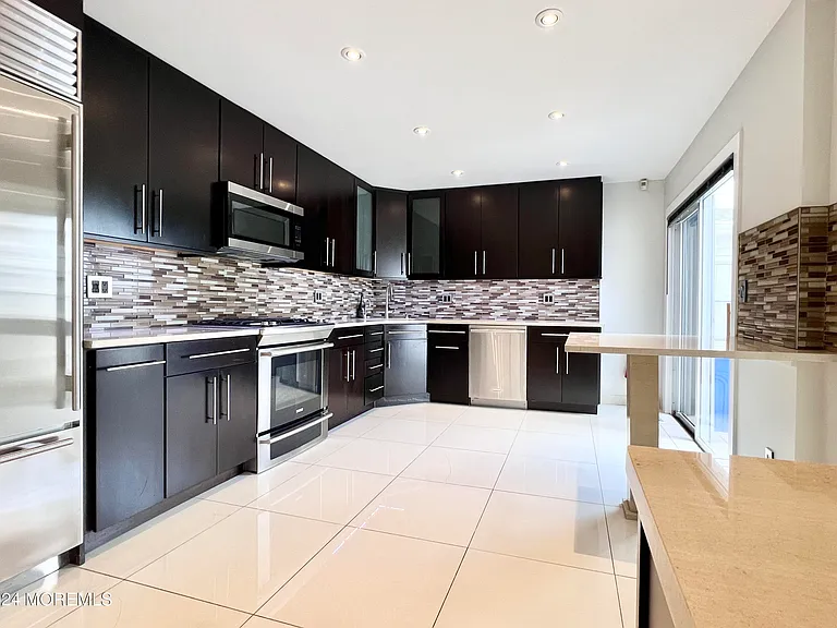 35 Woodpecker Way — Photo 1