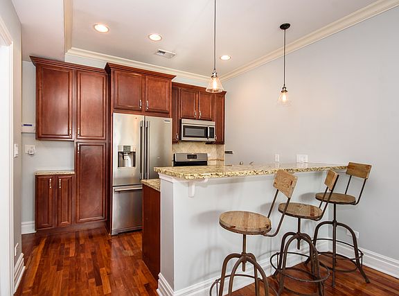 5th image of 1306 W Granville Ave #3