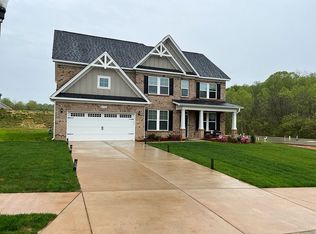 5732 Glad Acres Rd, Pfafftown, NC 27040