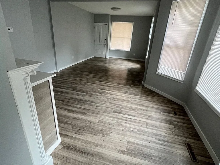 221 E Main St #SV — Photo 3