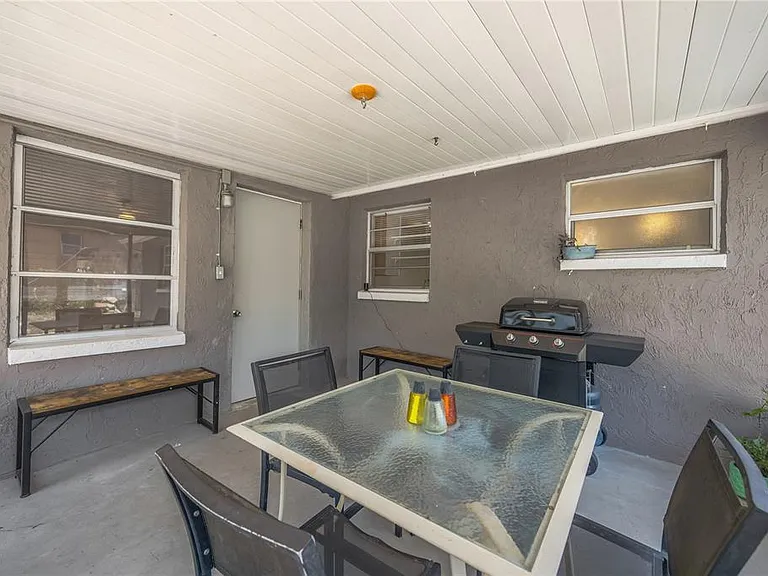 7804 Niagara Dr — Photo 16