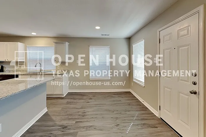 2839 Park Place Dr — Photo 6
