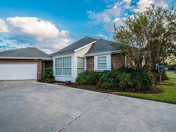 5th image of 126 Claremont Cir