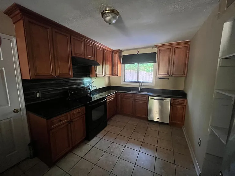 9217 Easton Ct — Photo 36