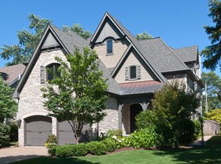 610 N Eagle St, Naperville, IL 60563