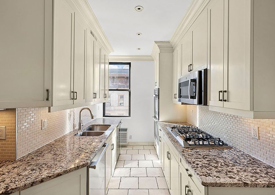 1st image of 905 W End Ave #141