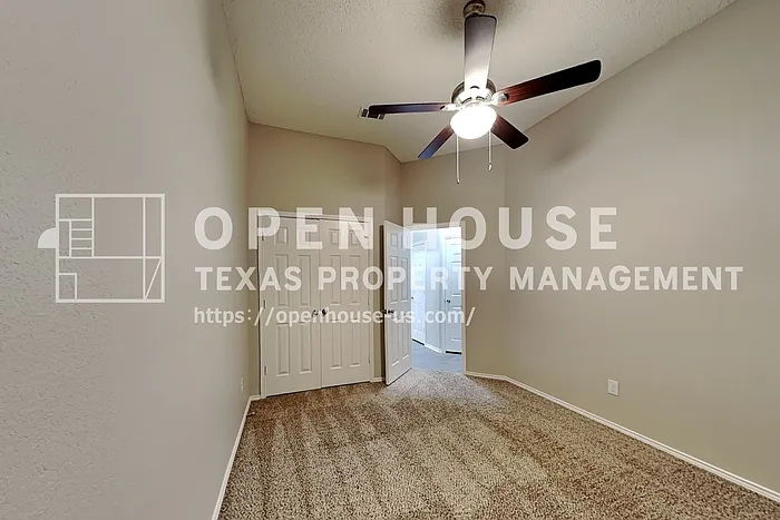 6704 Catalpa Trl — Photo 12