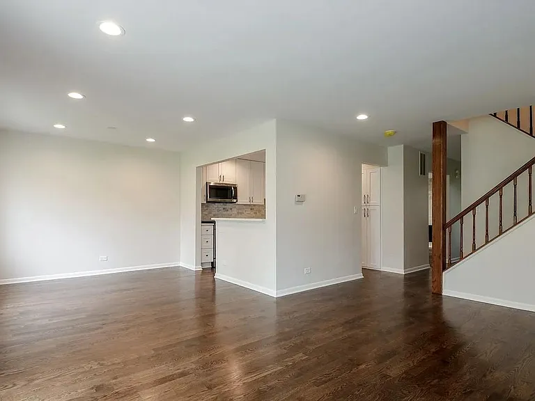 886 Swallow St — Photo 8