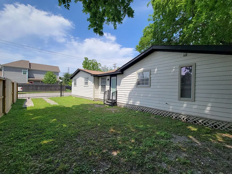 3416 Europa St — Photo 27