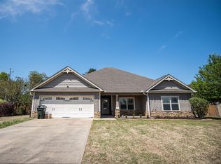 16 Night Hawk Ct, Fort Mitchell, AL 36856