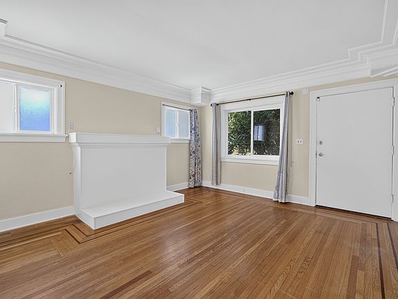 2nd image of 736 Mountain View Ave