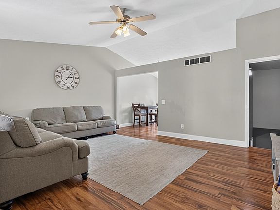 3rd image of 2801 Essington St