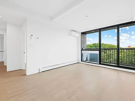 5th image of 2600 7th Ave #5B