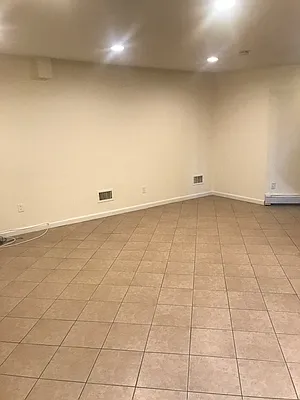 Rented by Johanna Gyuro, LREB | media 3