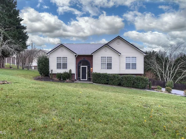 104 Sunset Dr, Unicoi, TN 37692