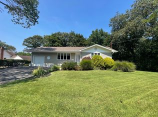 41 Blydenburgh Ave, Smithtown, NY 11787