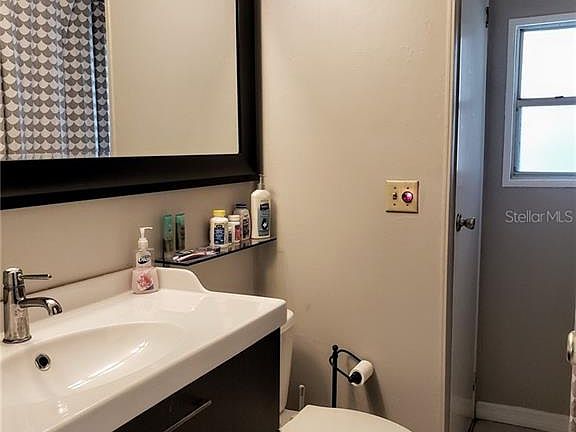 3rd image of 4454 Red Oak Ln #11