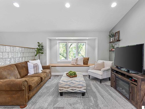 4th image of 7402 Harvest Hills Dr