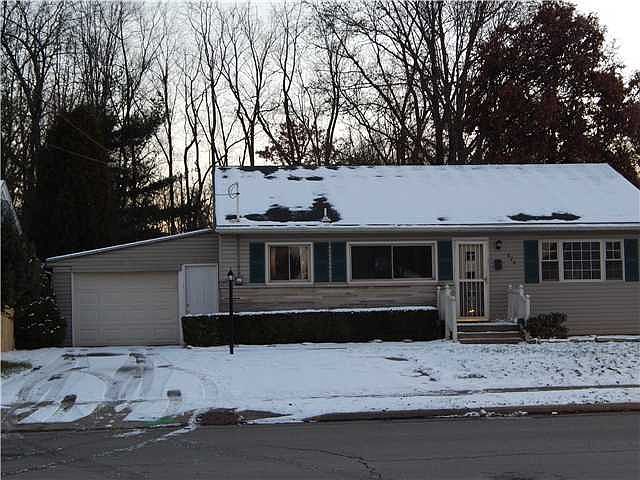 1st image of 820 Taylor St W