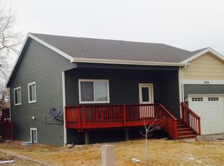2516 E 10th St, Cheyenne, WY 82001