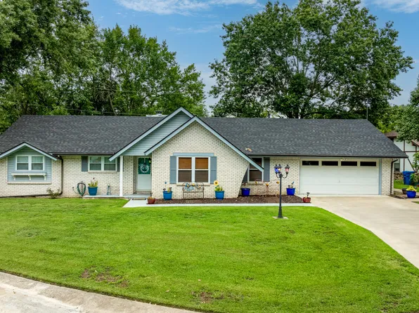 1618 Camelot Pl, Miami, OK 74354