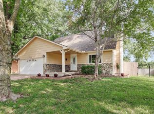314 E Fox Brier Rd, Rose Hill, KS 67133