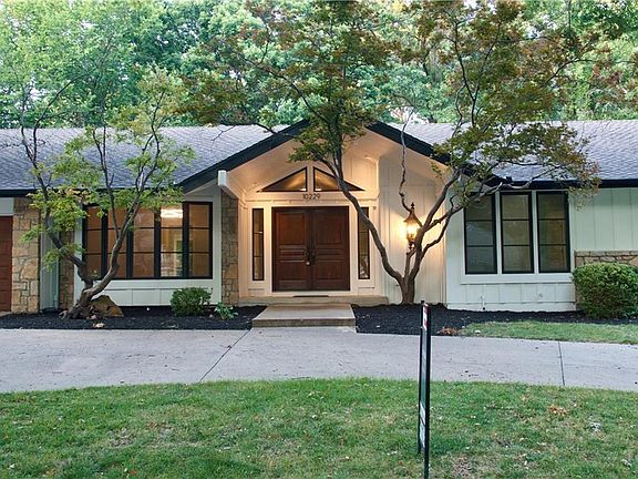 2nd image of 10229 Hemlock Dr