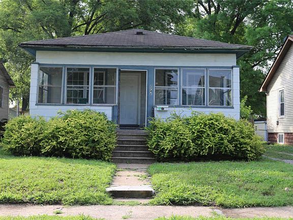 4th image of 2742 Washington Ave