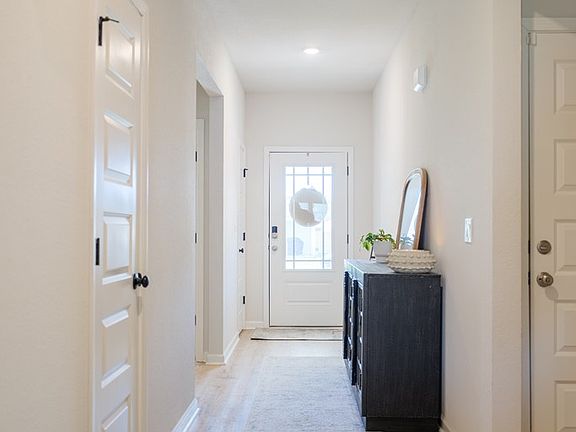4th image of 1741 Phillips Cir
