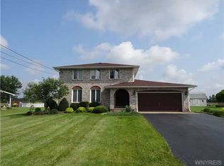 2959 Walck Dr, North Tonawanda, NY 14120