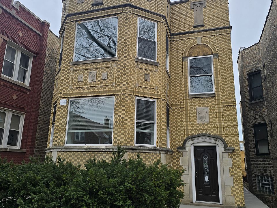 1st image of 5841 N Rockwell St APT 1