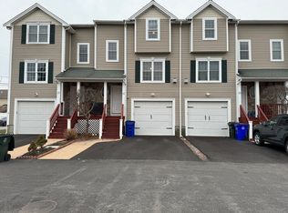 40 Winchester Ln UNIT 16, Fall River, MA 02721