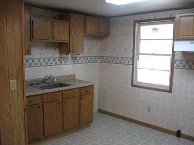 3rd image of 518 W Howard St