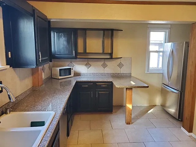 525 6th Ave N - 1 — Photo 3