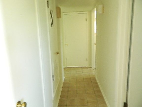 5th image of 3878 Kenwood Dr