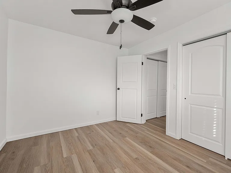 2015 Foraker Ave_Apt 8_CincyPhotoPro-2324 2015 Foraker Ave_Apt 8_CincyPhotoPro-2324