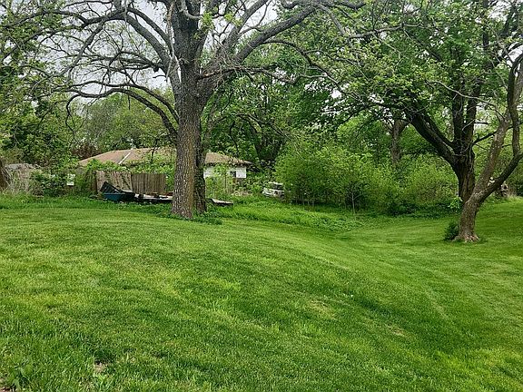 3rd image of 6415 SE Paulen Rd