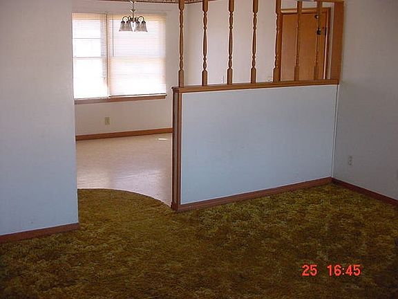 3rd image of 827 Blevins St