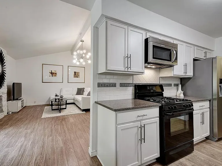 2123 Elysian Flds — Photo 9