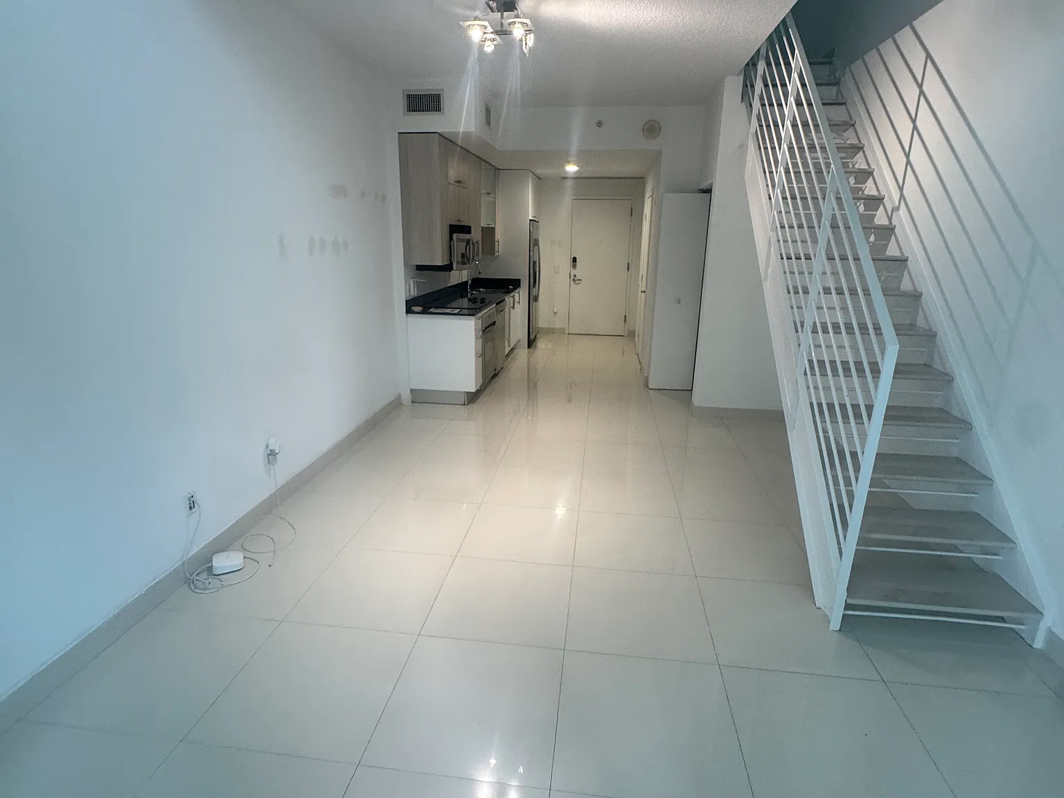 1 bed, 781 sqft, $3,200 — Photo 2