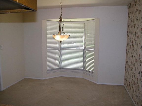 4th image of 1623 Chilton Ln